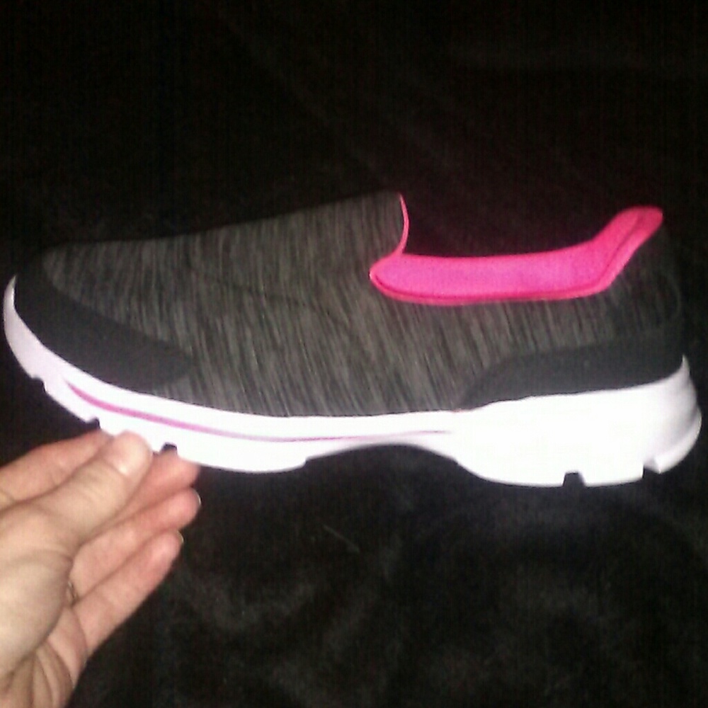 Size 4 girls shoes NEVER WORN